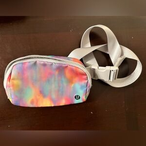 Lululemon Everywhere Belt Bag 1L.